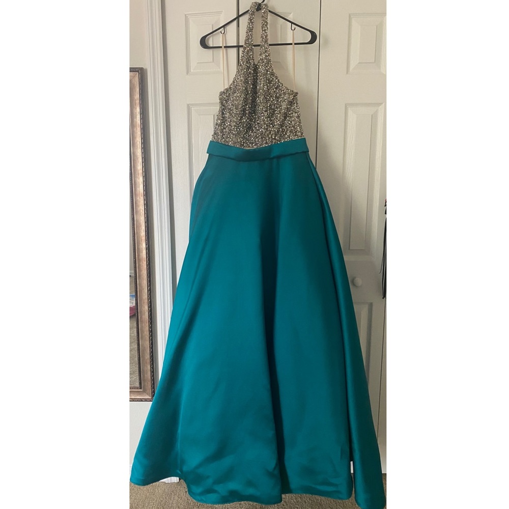 Prom/pageant dress